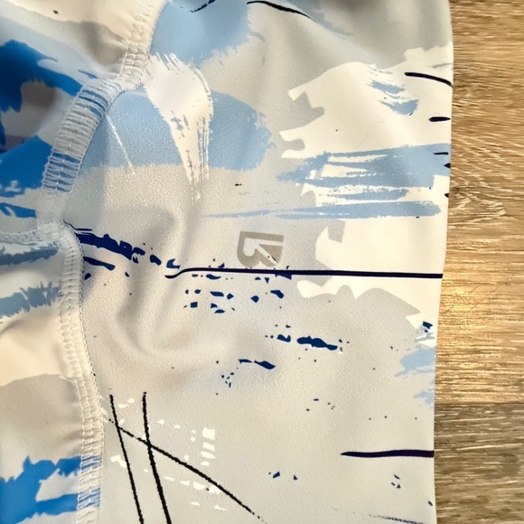 Buff Bunny Motion Legging - Frozen Collection - Avant Ice 25 “ - Picture 5 of 5